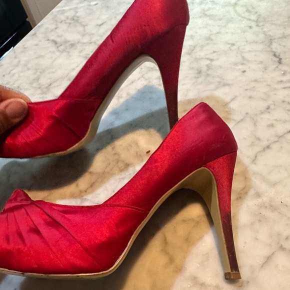 Red Satin peep-toe Heels - Size 10.5- - Picture 3 of 4